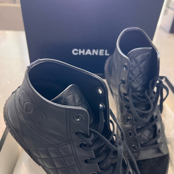 100% Authentic Navy/Blue Chanel Sneakers - Picture 3 of 8